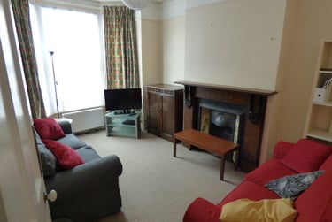 4 bed house, Empshott Road, Southsea, Portsmouth, PO48BY - Image 2